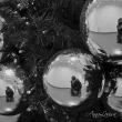 Weihnachtskugeln-sw