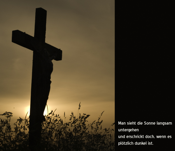 Kreuz im Abendlicht